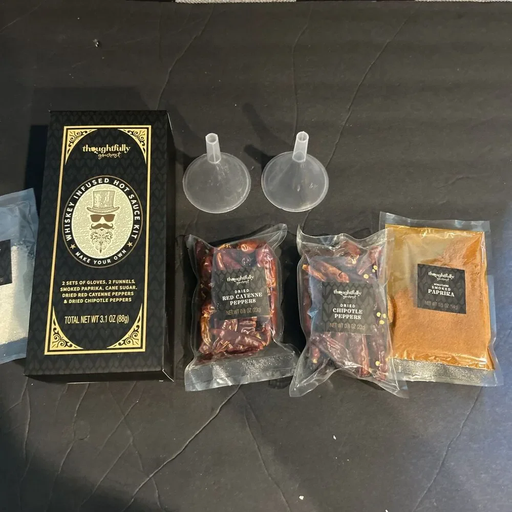 Thoughtfully Gourmet hot sauce kit includes 3 crystal decanters Open Box New